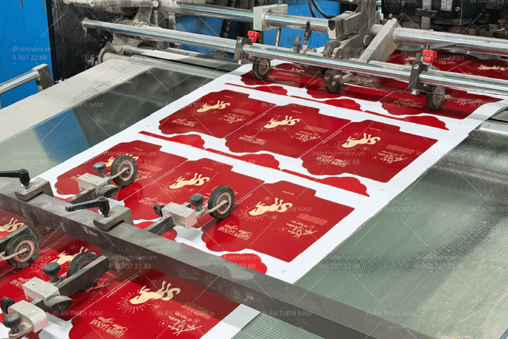 Gia công cán màng bao lì xì