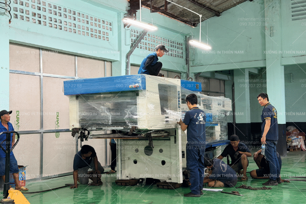 Máy ép kim tự động